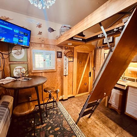 Tiny House, Wifi,Hot Tub,Secluded Villa Cosby Exteriör bild