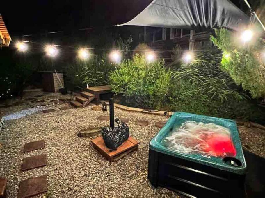 Tiny House, Wifi,Hot Tub,Secluded Villa Cosby Exteriör bild