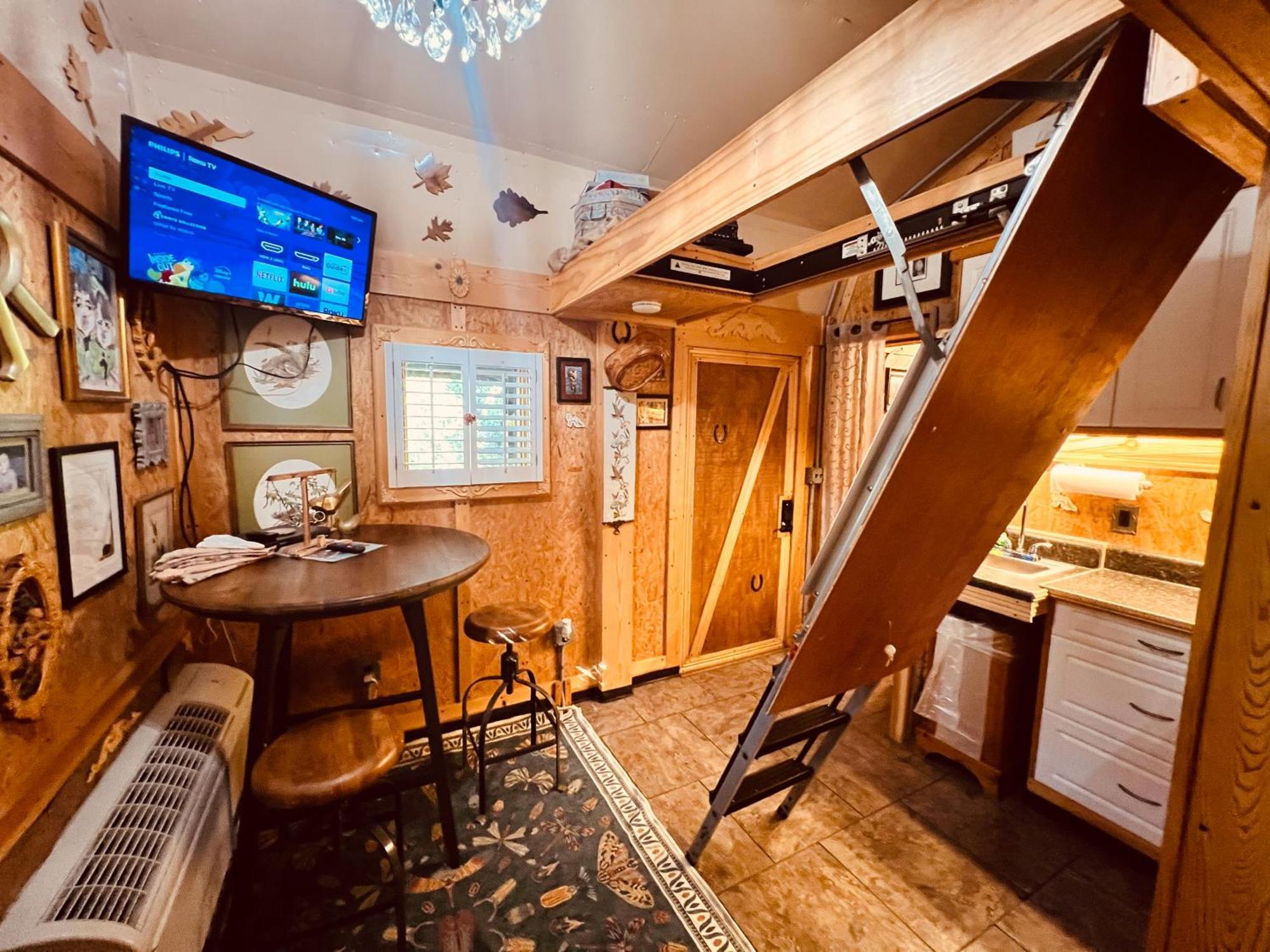 Tiny House, Wifi,Hot Tub,Secluded Villa Cosby Exteriör bild