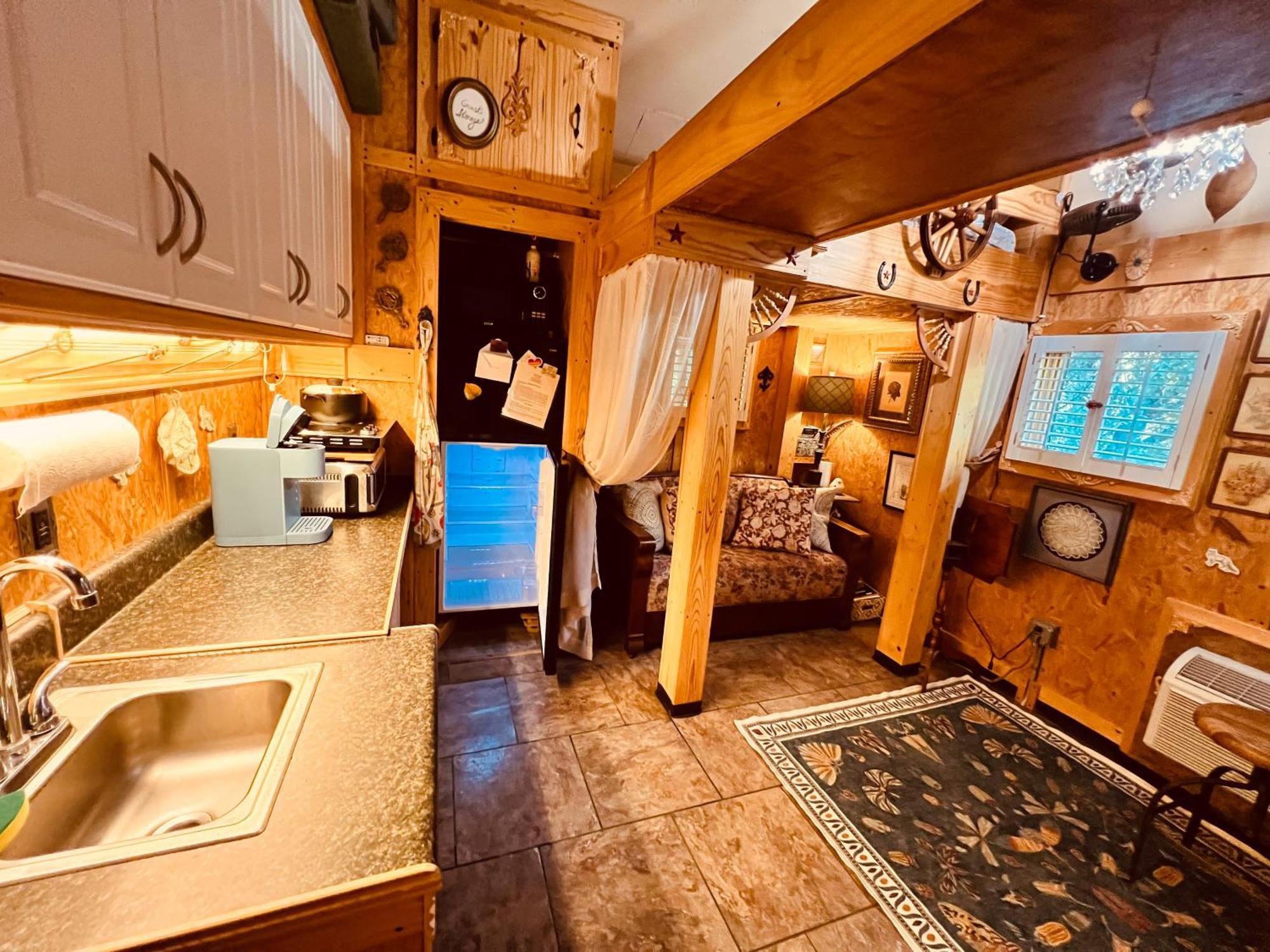 Tiny House, Wifi,Hot Tub,Secluded Villa Cosby Exteriör bild