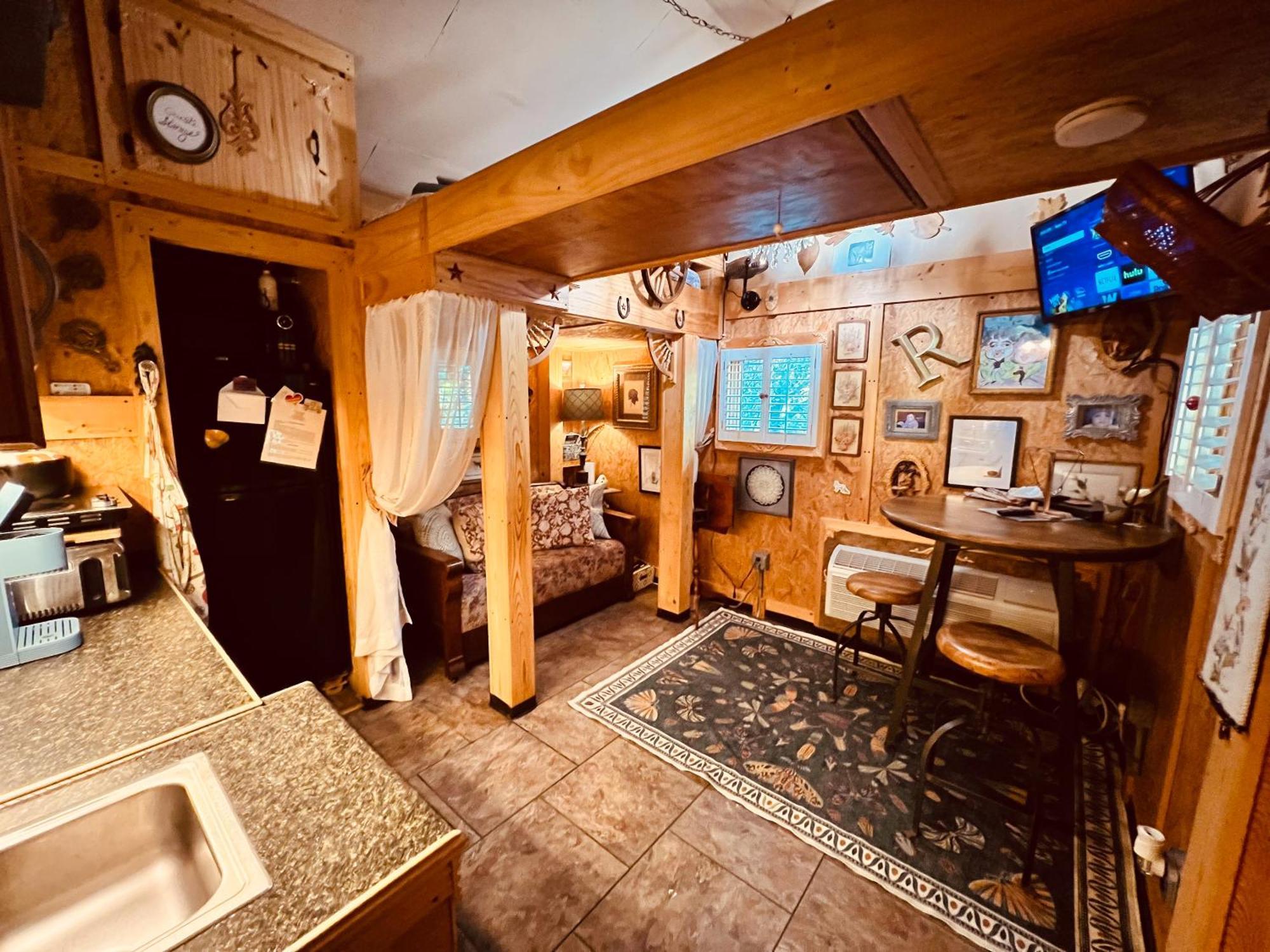 Tiny House, Wifi,Hot Tub,Secluded Villa Cosby Exteriör bild